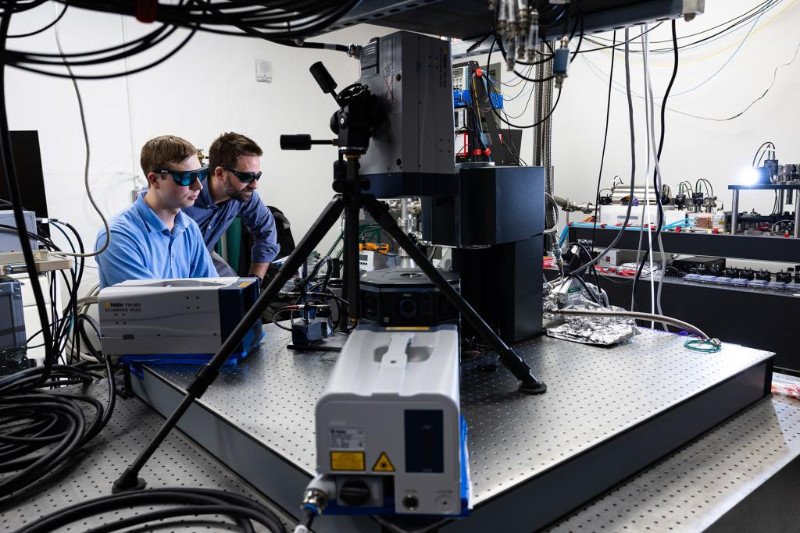 From Massive Structures to Nanometers: ORNL’s Scanning Vibrometer Used in Quantum Research