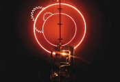 Quantum Oscillations of the Lifetime